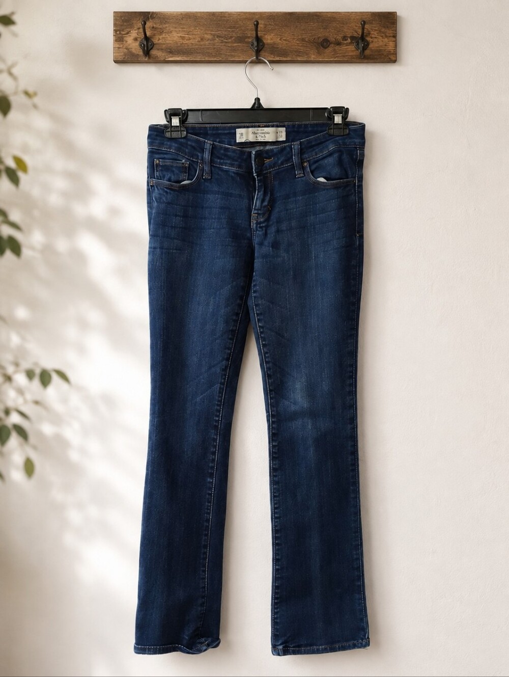 ✨ Abercrombie & Fitch Dark Wash Bootcut / Flare Jeans – Size 25